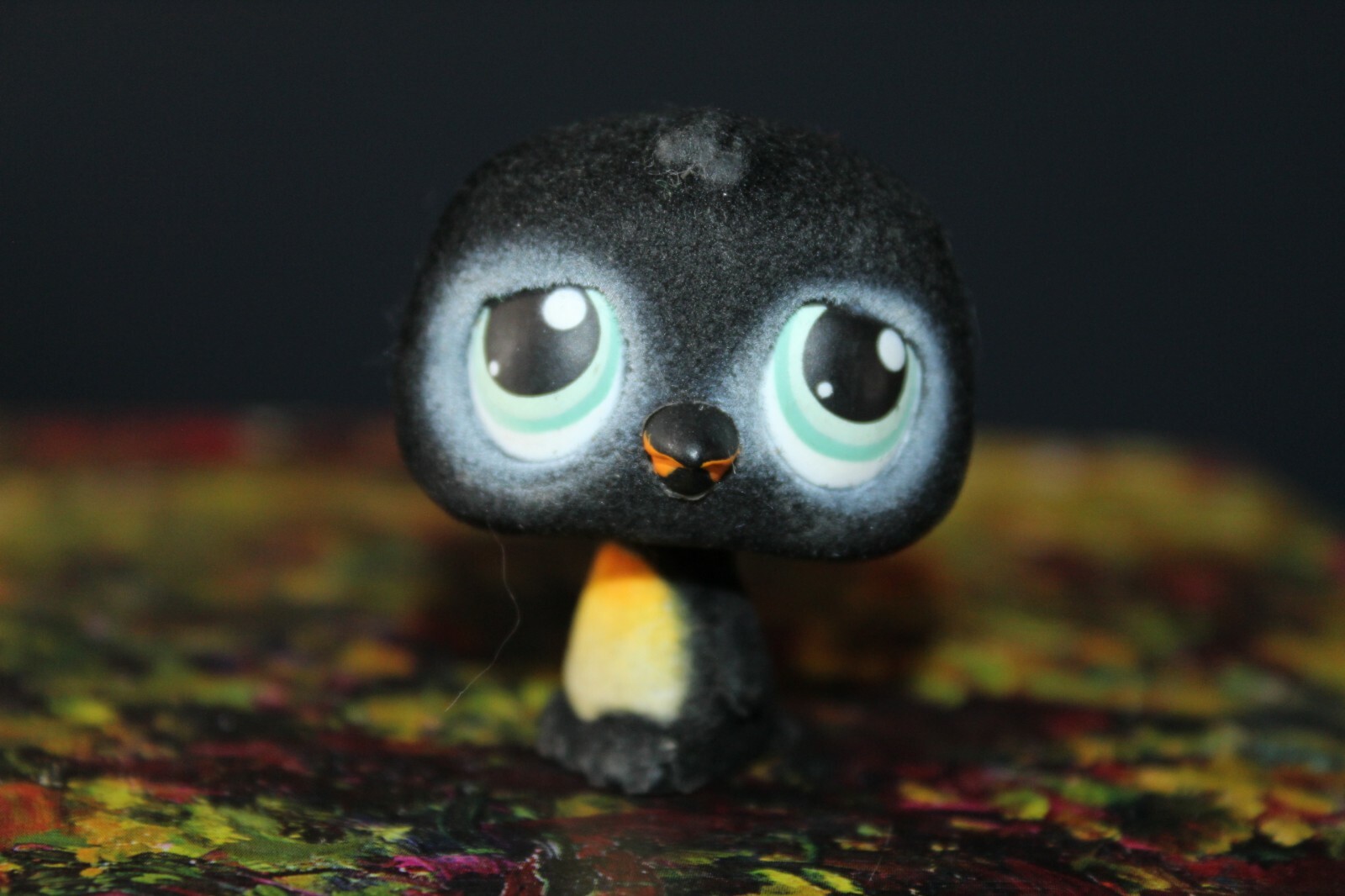 CAT FISH ソフビ Littlest Pet Shop} LPS #333 Black FUZZ Fuzzy PENGUIN Arctic