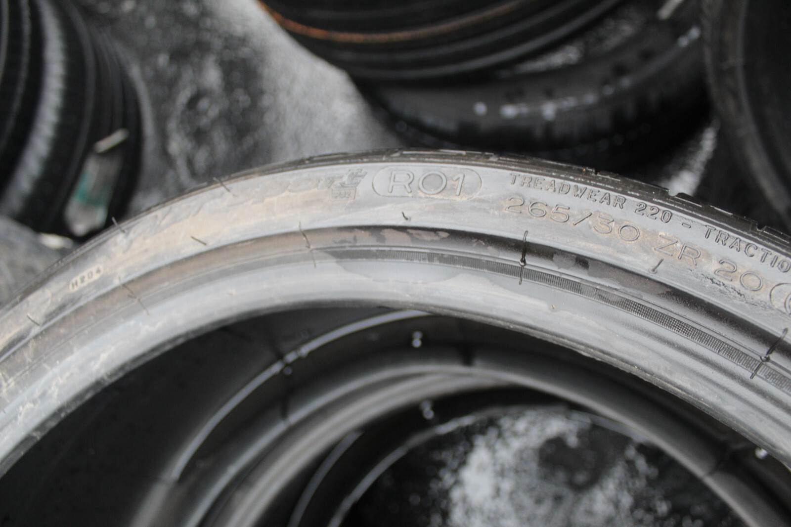 New 265 30 20 Michelin, Pilot Sport, R01, 94Y, x2 A Pair (F1_tyres) FOD L3214