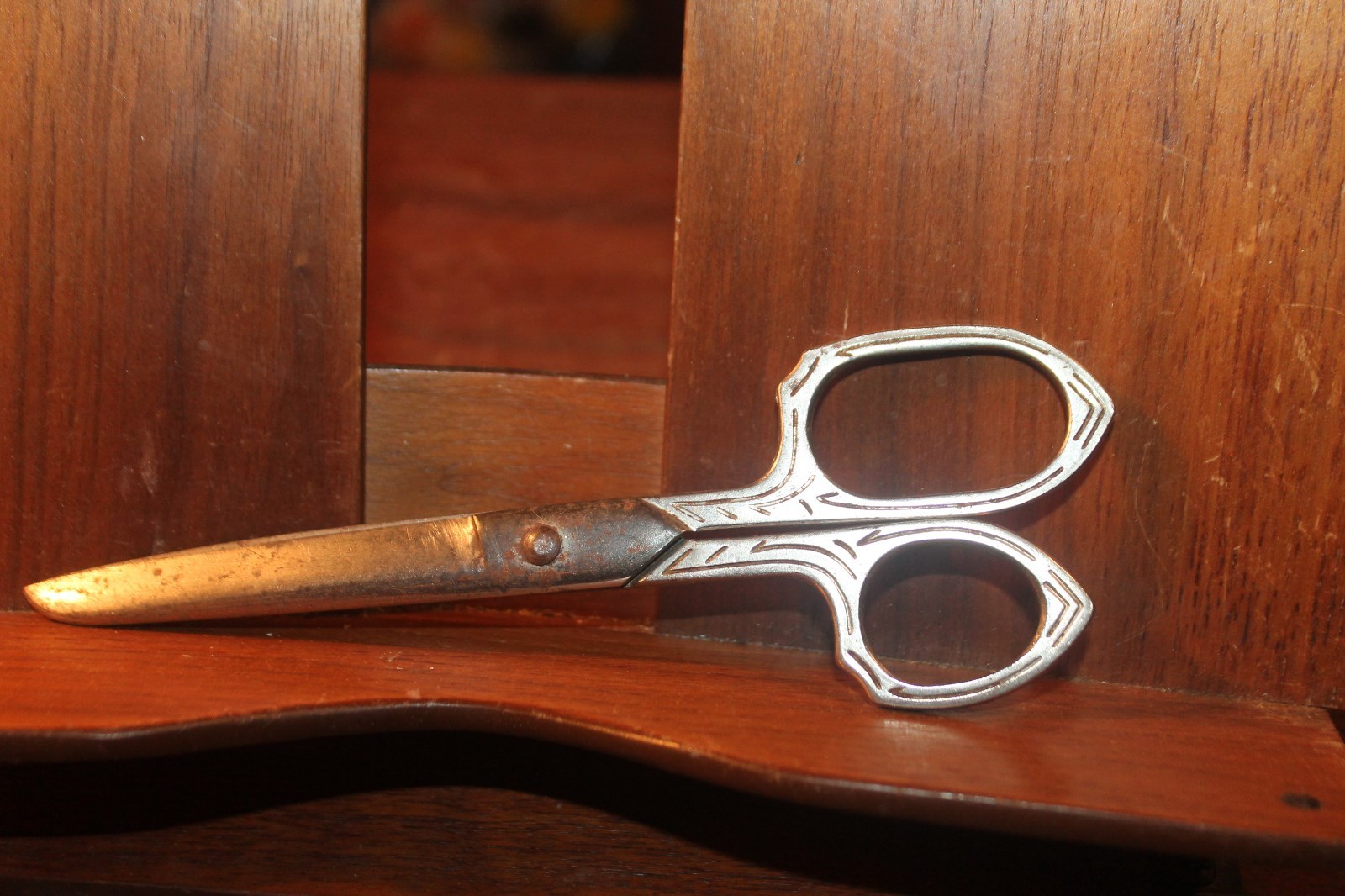 Vintage USA Forged Steel Shears Scissors Ornately Etched 7