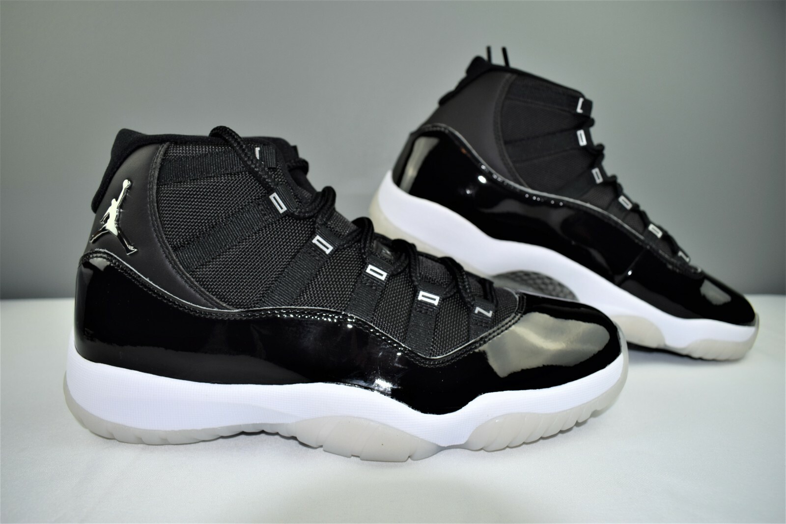 Nike Air Jordan 11 ホワイト/ブラック 9 Nike Air Jordan XI 11 Metallic GOLD Black White Retro 9Y OVO