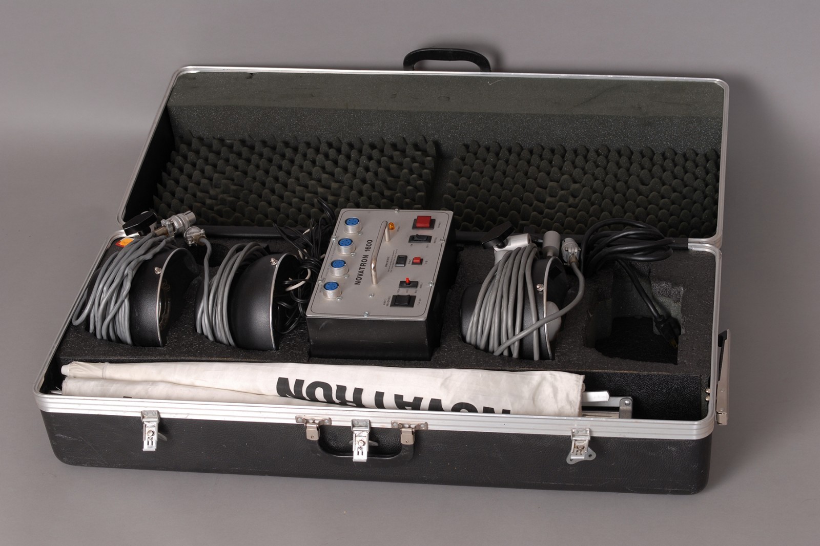 Novatron 1600 WS complete Lighting kit Free Shipping