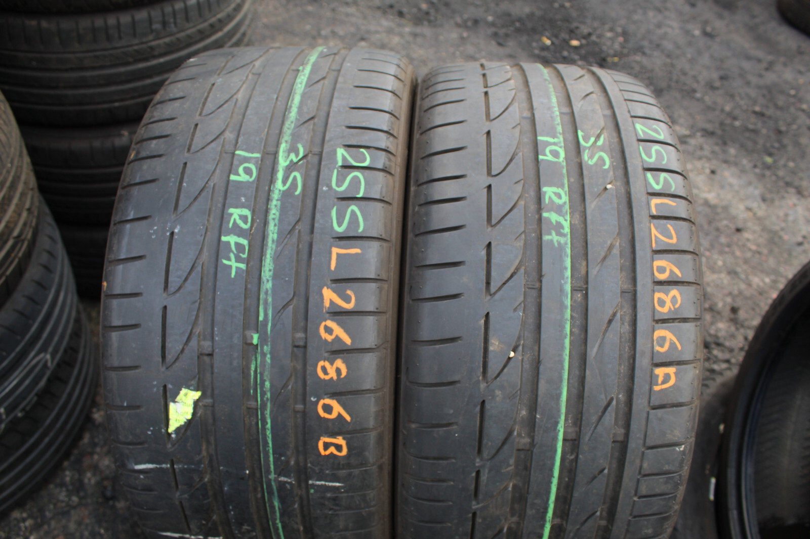 255 35 19 Bridgestone, RunFlat, XL, 96Y, x2 A Pair 6.0mm (F1_tyres) L2686