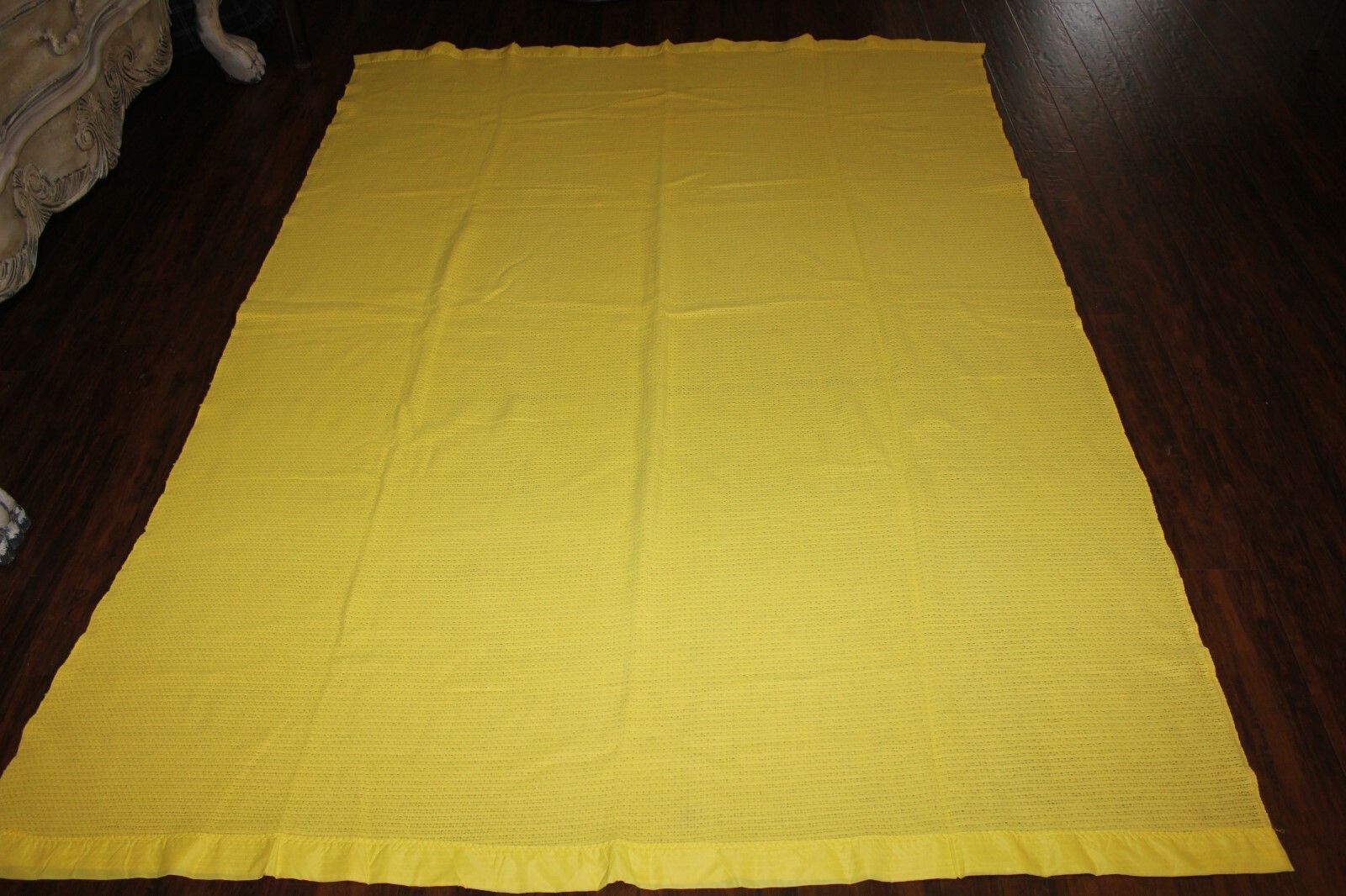 VINTAGE JCPENNY ACRYLIC WOVEN YELLOW BLANKET  70