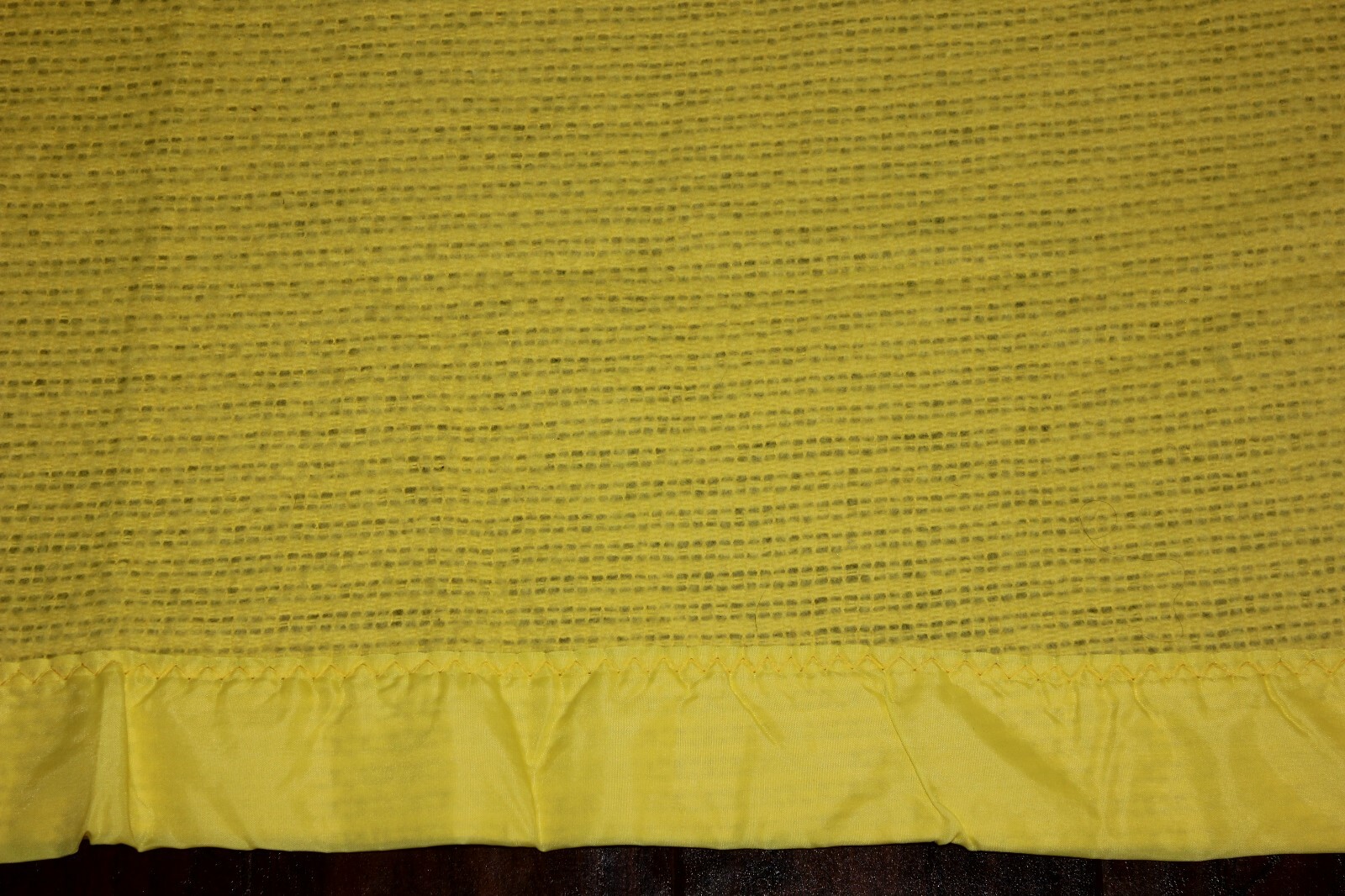 VINTAGE JCPENNY ACRYLIC WOVEN YELLOW BLANKET  70