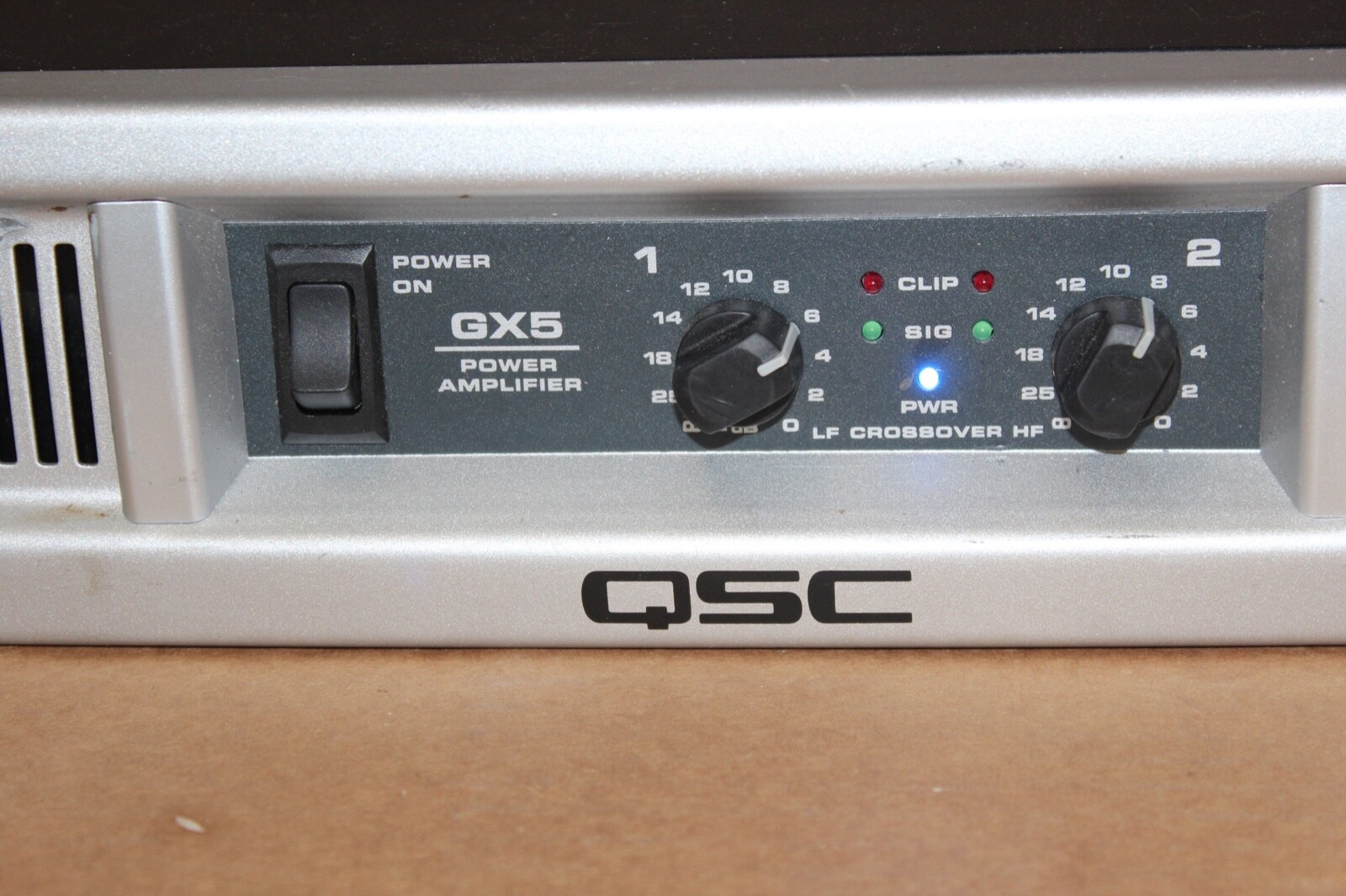 QSC GX5 2-Channel 700W Per Channel PA Power Amplifier