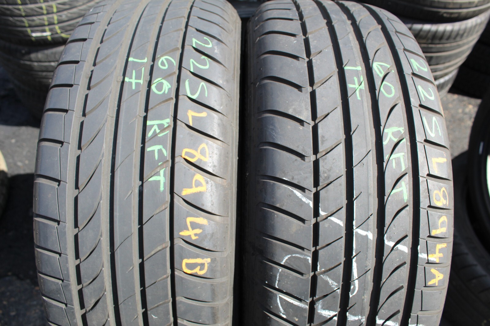 225 60 17 Dunlop, Sp Sport Maxx TT, Runflat,99V,x2 A Pair, 7.0mm (F1_tyres) L894