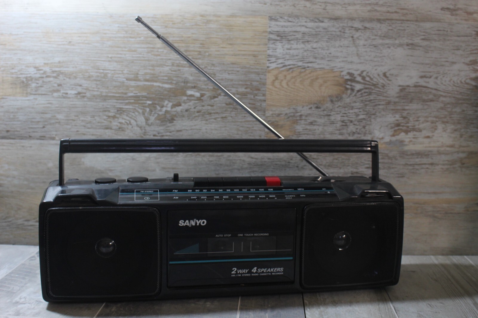 Vintage Sanyo M7024A Boombox AM/FM Cassette 2 way 4 Speakers Vintage Sanyo M7024A Boombox AM/FM Cassette 2 way 4 Speakers