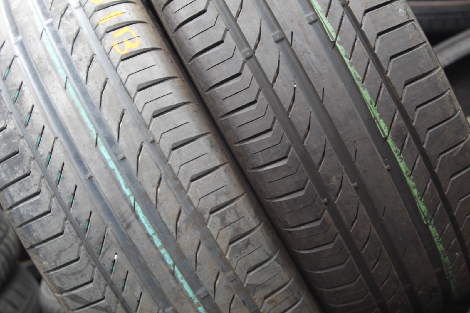 235 50 18 Continental, CSC 5, 97V&101W, x2 A Pair 7.0mm (F1_tyres) FO L3631