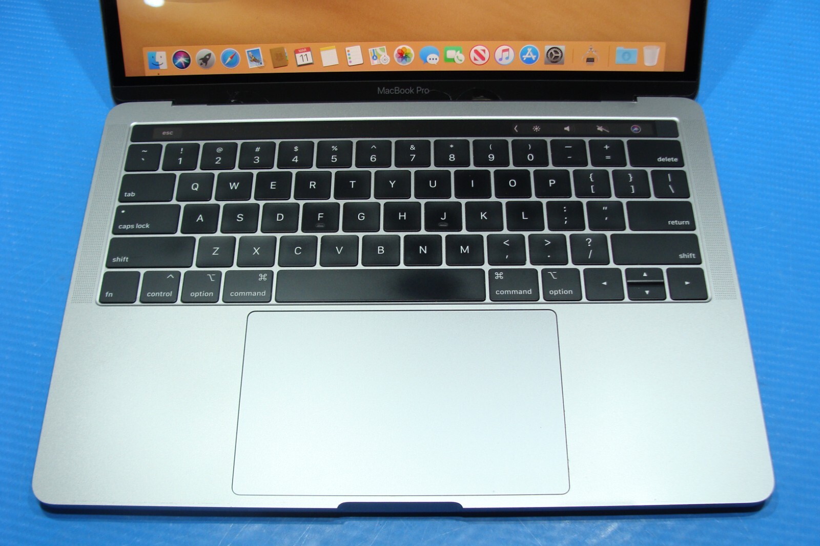 Apple MacBook Pro 13" (2018) i5-8259U 2.3GHz 8GB RAM 512GB SSD - Thumbnail 5