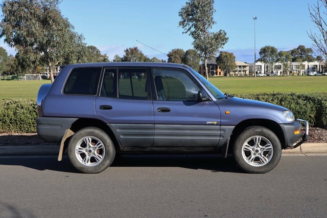 Бензонасос rav4 1996