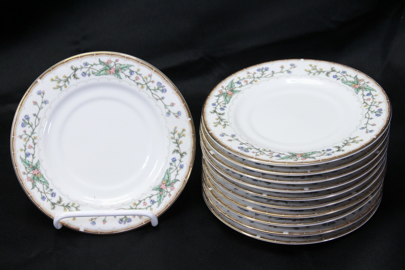 Farberware Wellesley 486 Saucers 6 1/4