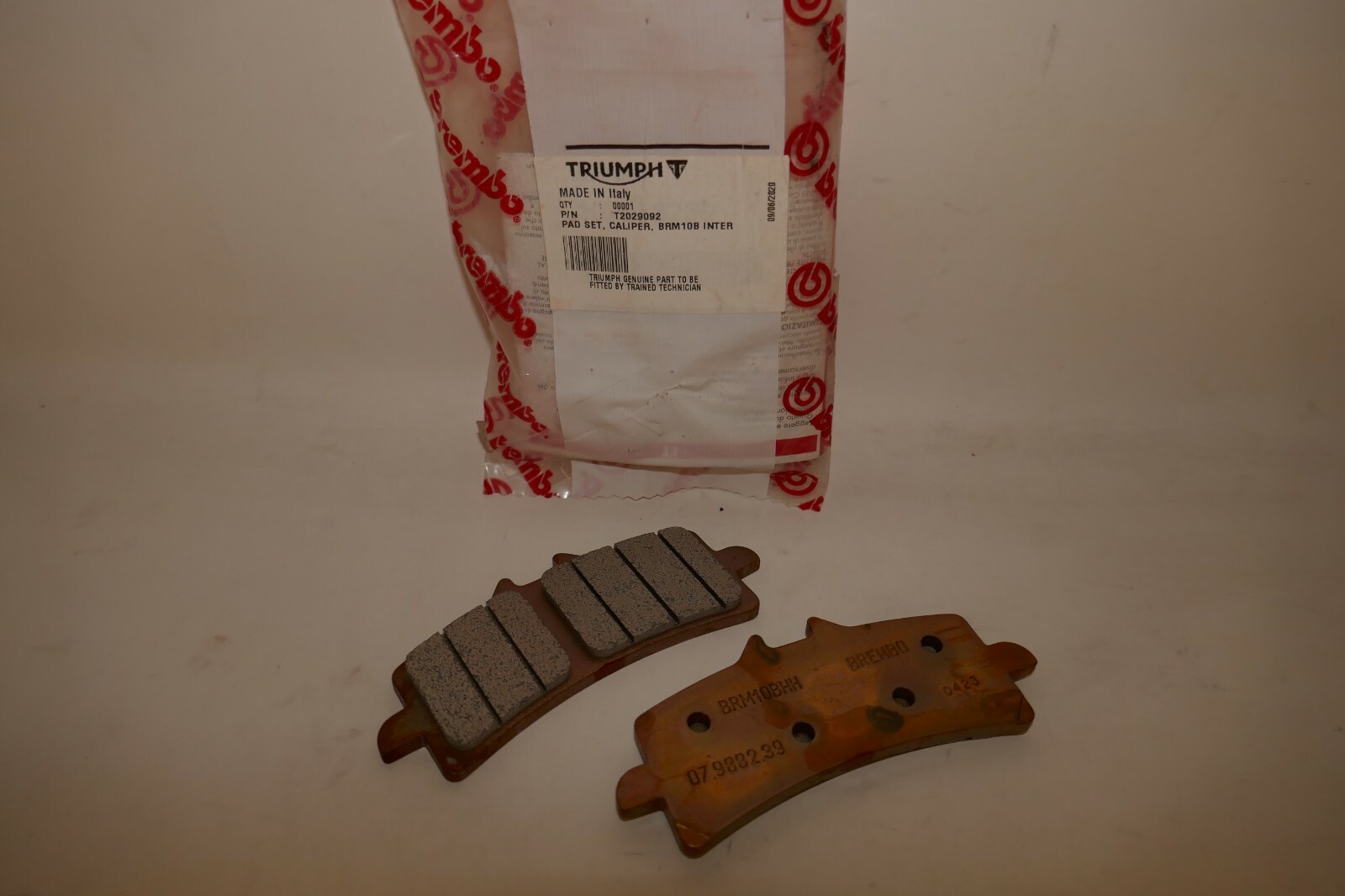 OEM Triumph Brake Pad Set T2029092 Brembo Speed Triple | eBay