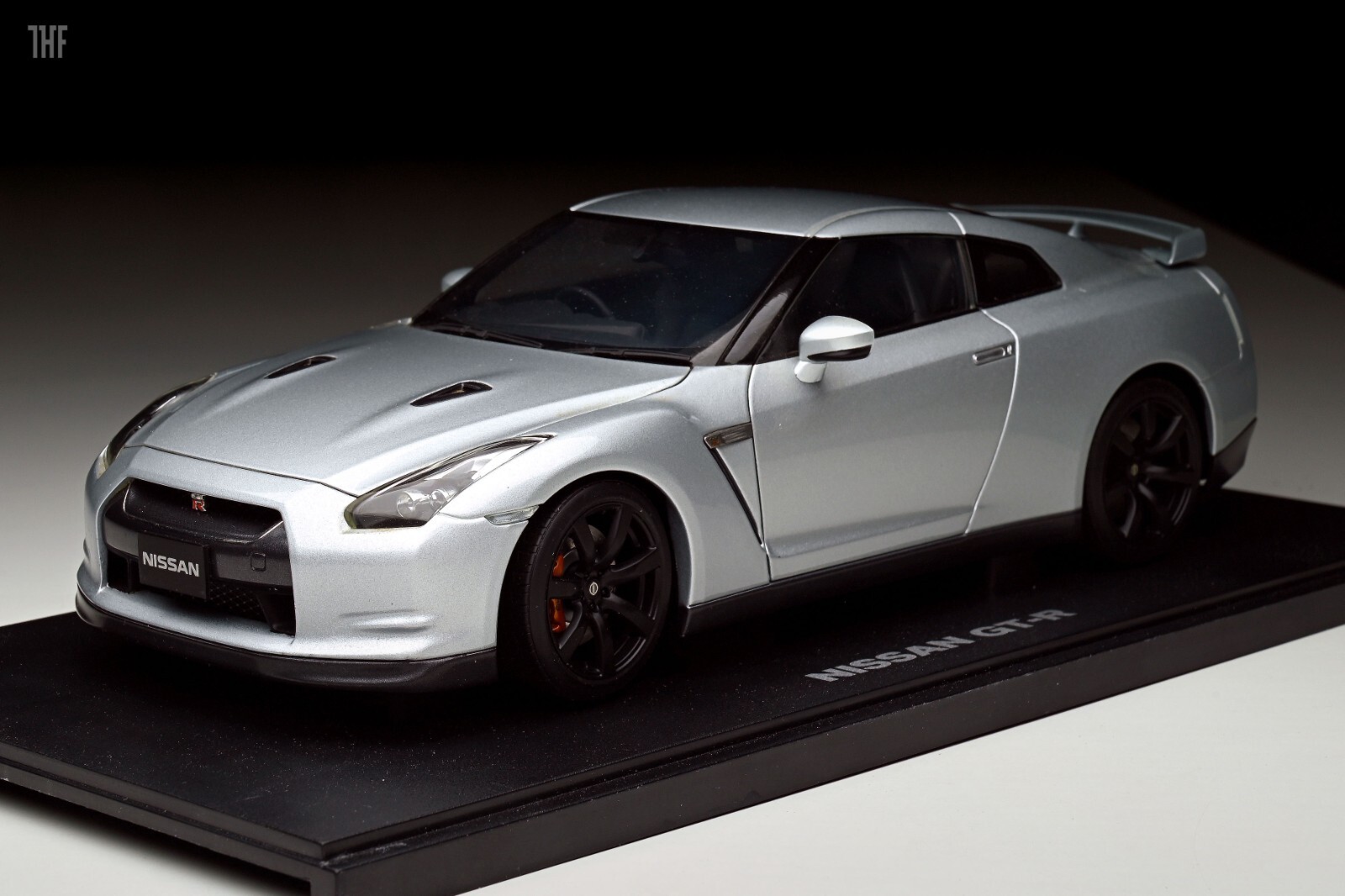 ミニカー AUTOart 1/18 77397NISSAN GT-R SUPER BLAK AUTOart 1