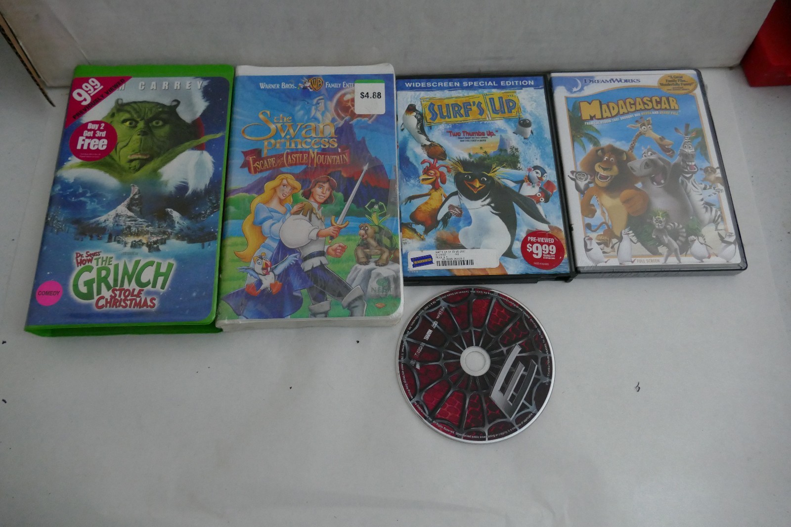 Lot 23 VHS Children's/Family Movies Disney Warner Bros Marvel Sony Dreamworks