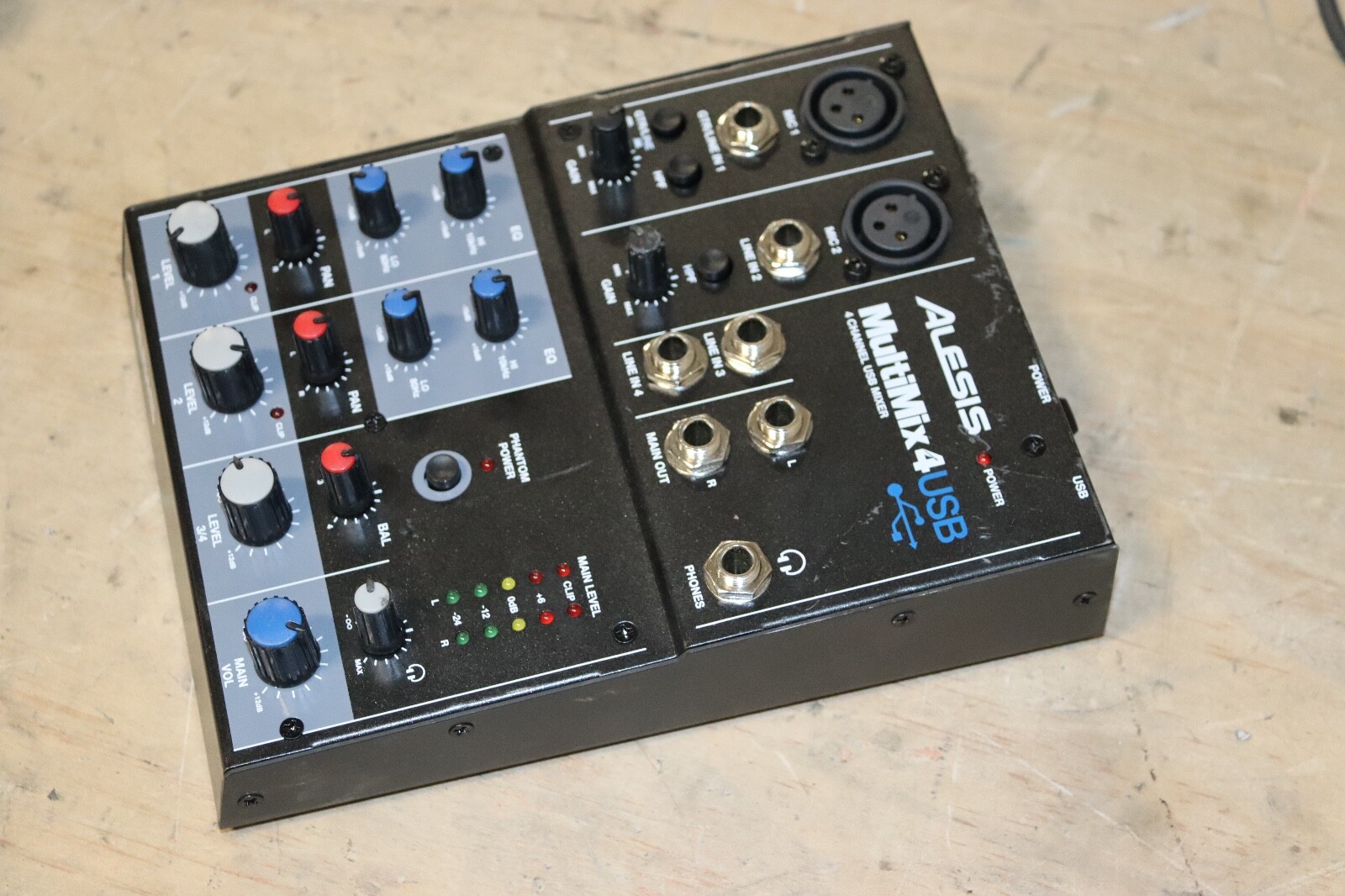 Alesis MULTIMIX4 USBFX 4チャンネルミキサー Alesis MultiMix 4 USB FX 4-Channel Mixer with Effects & USB