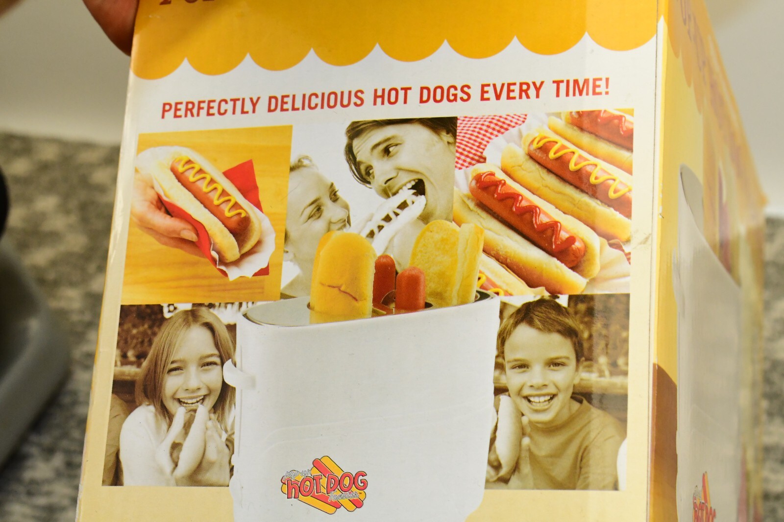 Nostalgia Electrics Pop Up Hot Dog Toaster HDT-600 White - IN BOX