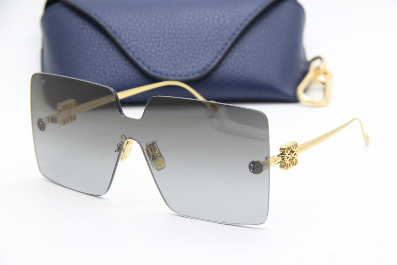 Pre-owned Loewe Lw 40082u 30b Gold Authentic Sunglasses W/case 144-0 In Gray