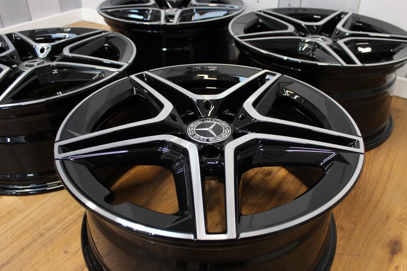 Original Mercedes Amg Felgen In 7,5x18zoll Et44 & 8,5x18zoll Et49 C-Klasse A205