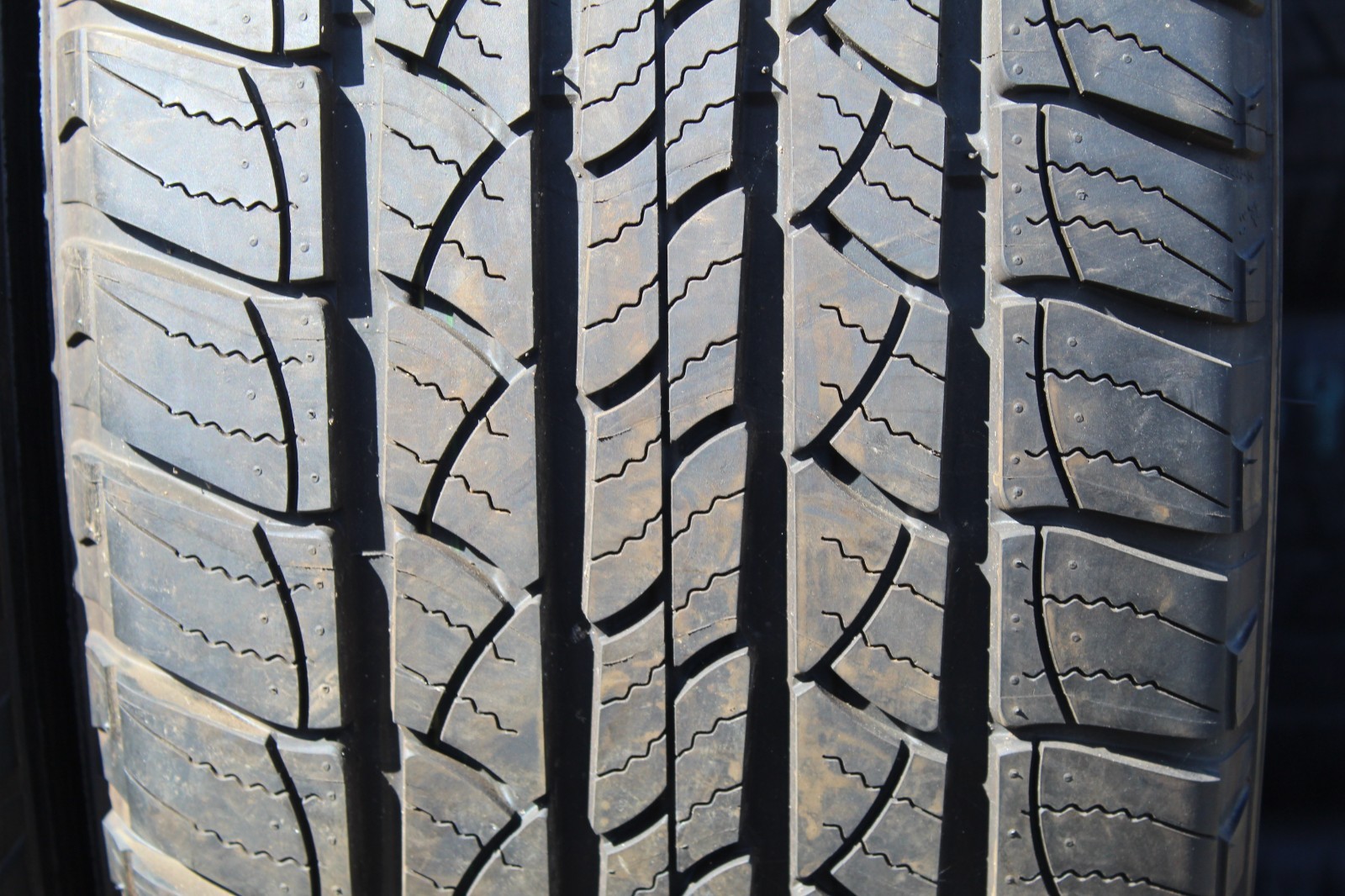 New 265 65 17 Michelin, Latitude Tour, M+S, 110S, x1 Tyre (F1_tyres) L3948