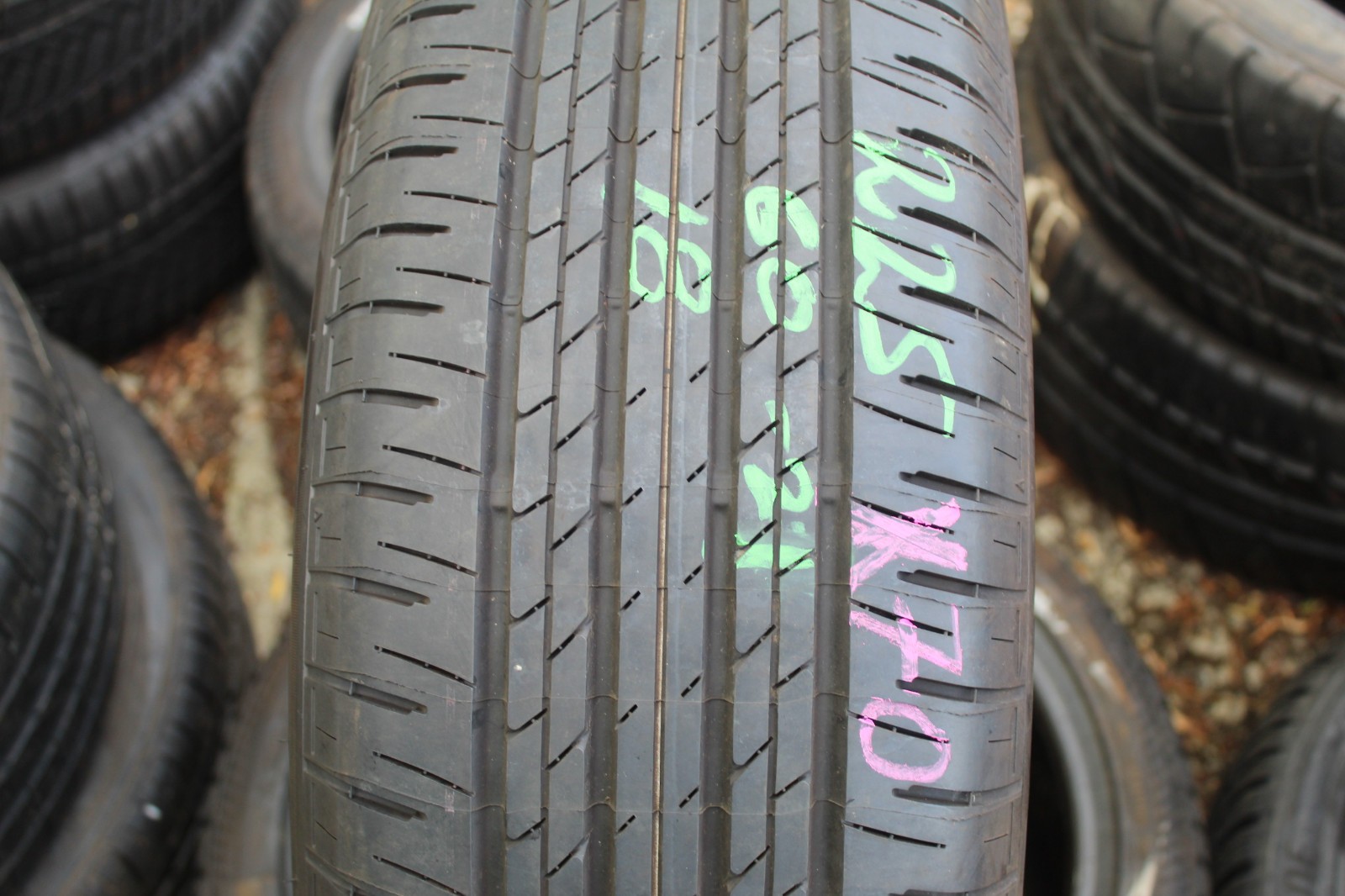 New 225 60 18 Bridgestone, Alenza HL33, 100V, x1 Single Tyre (F1_tyres) X70