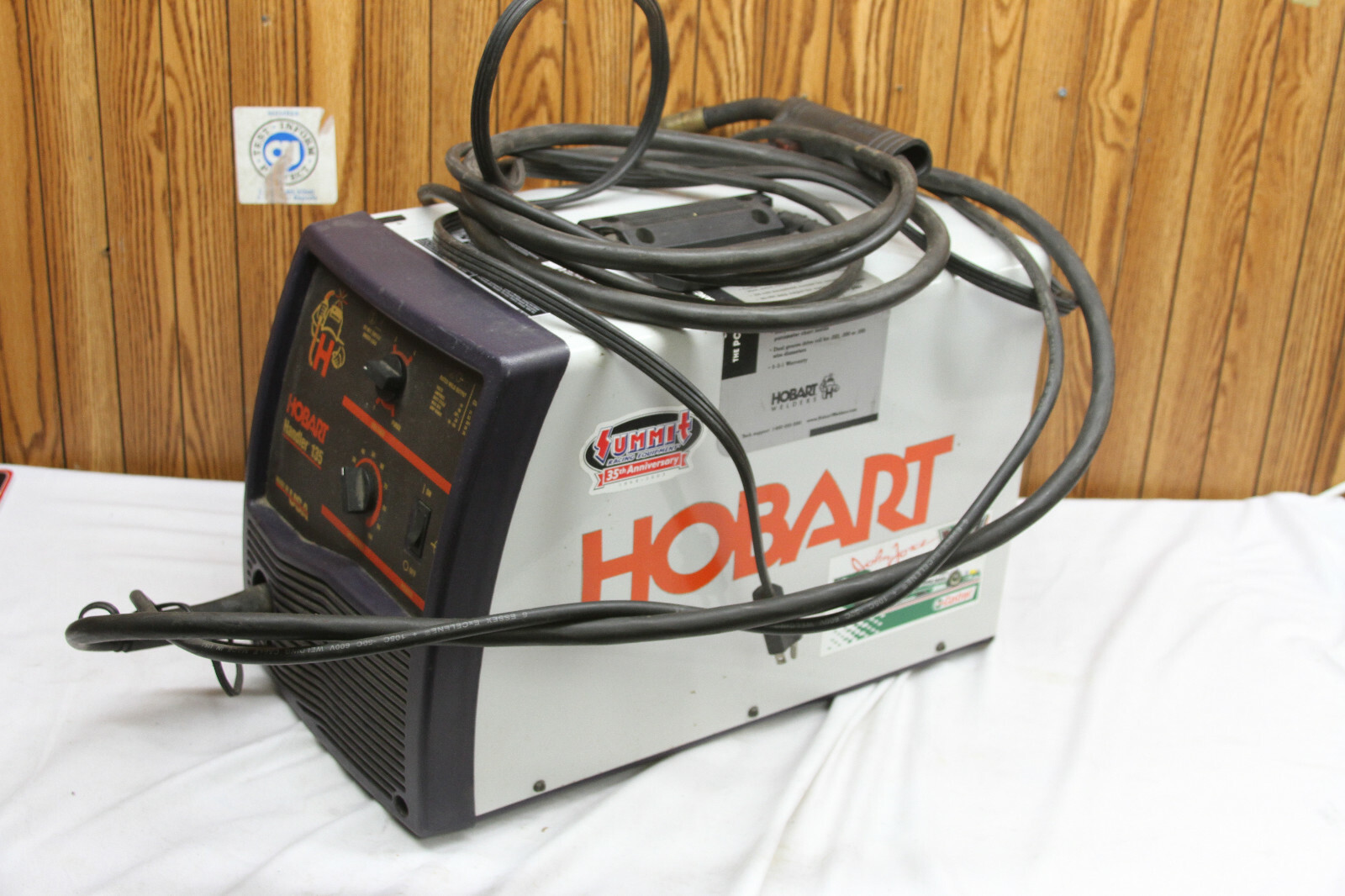 HOBART HANDLER 135 WELDER - (CR)