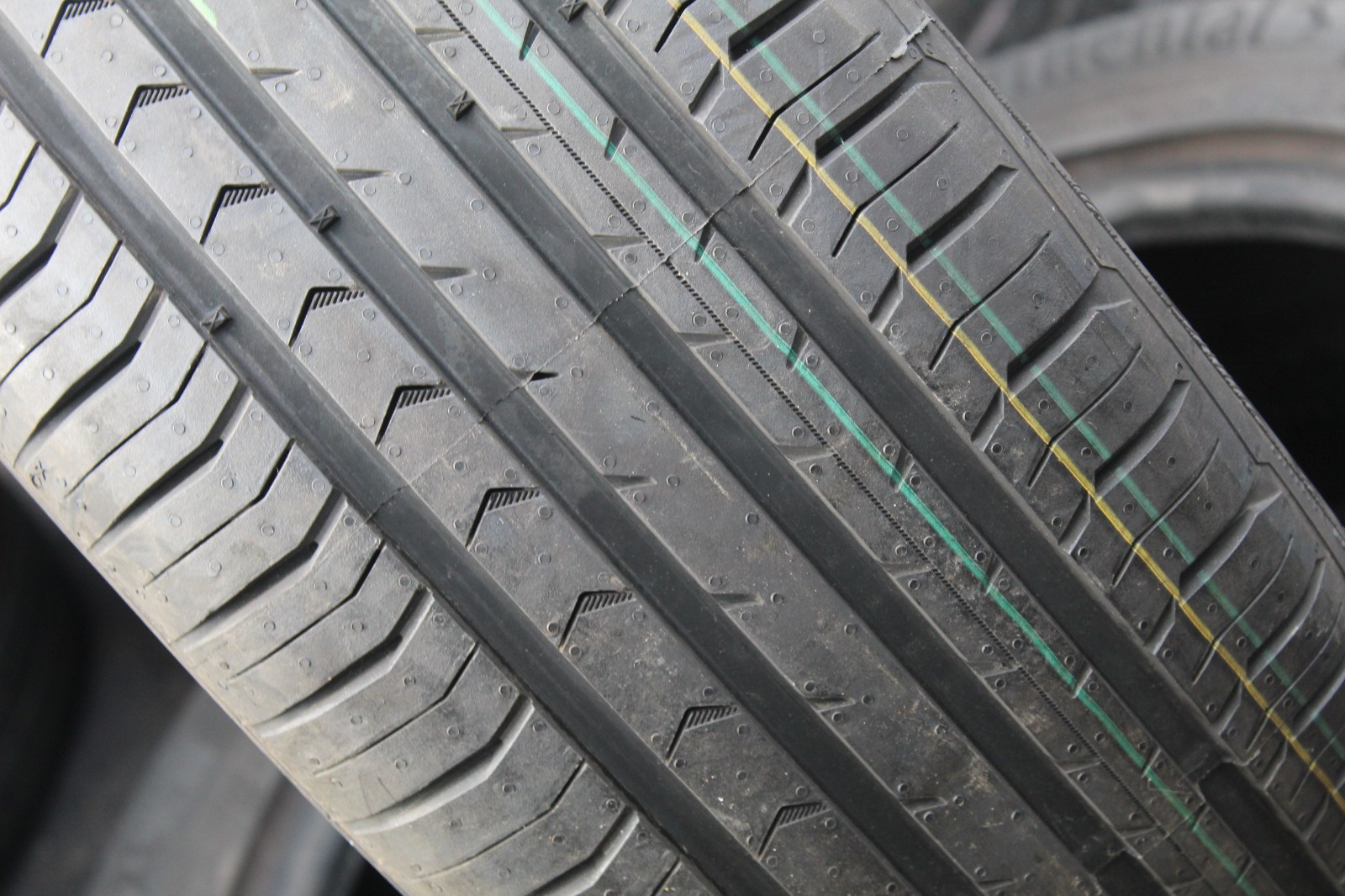 New 215 55 17 Continental, CPC 5, C-Seal, 94V, x1 Single Tyre (F1_tyres) L3861