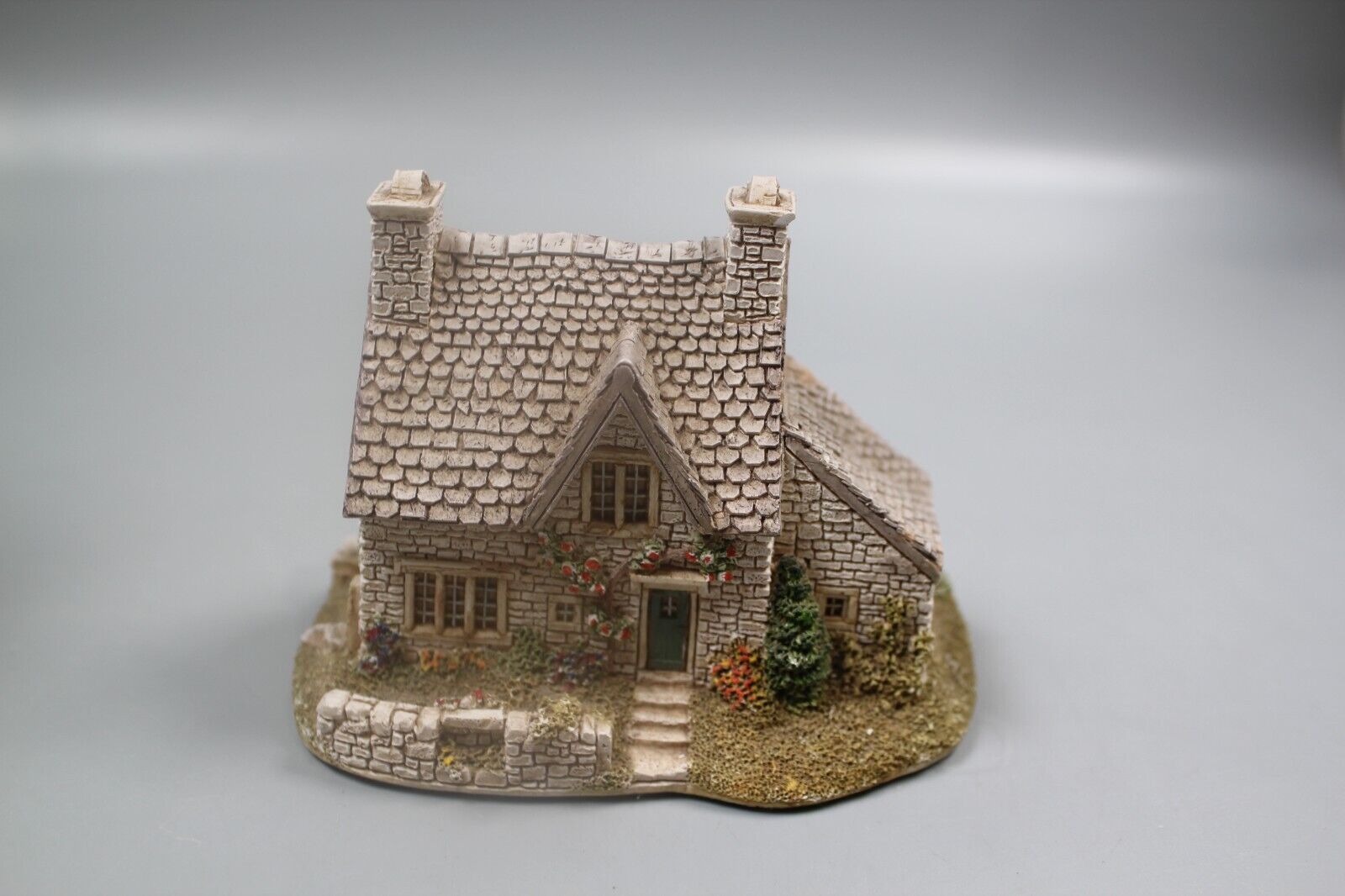 Collectible realistic handmade Lilliput Lane Houses for sale Collectible realistic handmade Lilliput Lane Houses for sale