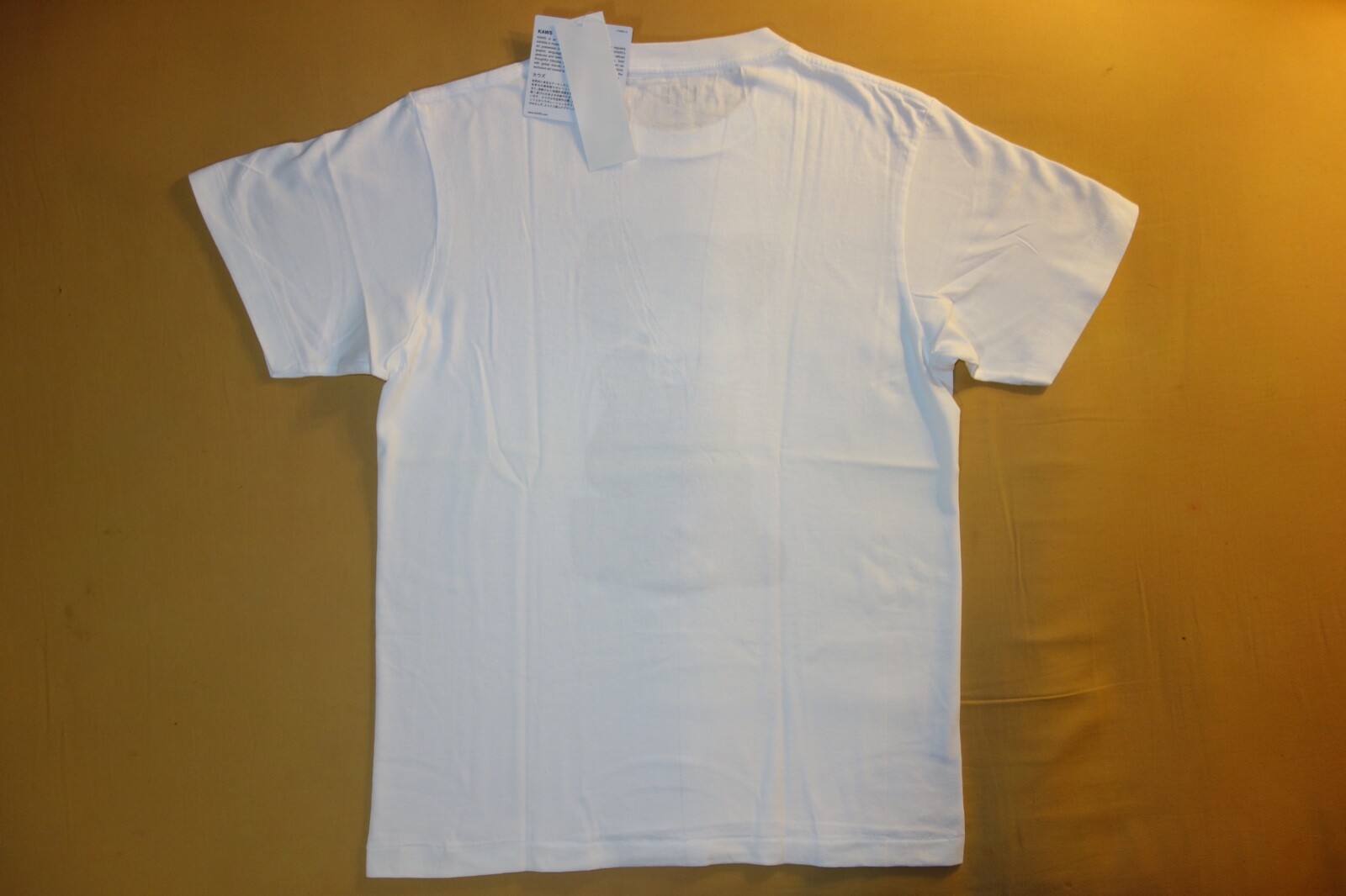 Pre-owned Uniqlo Kaws X  Ut 2016 Short Sleeve Graphic T-shirt "passing Through" White