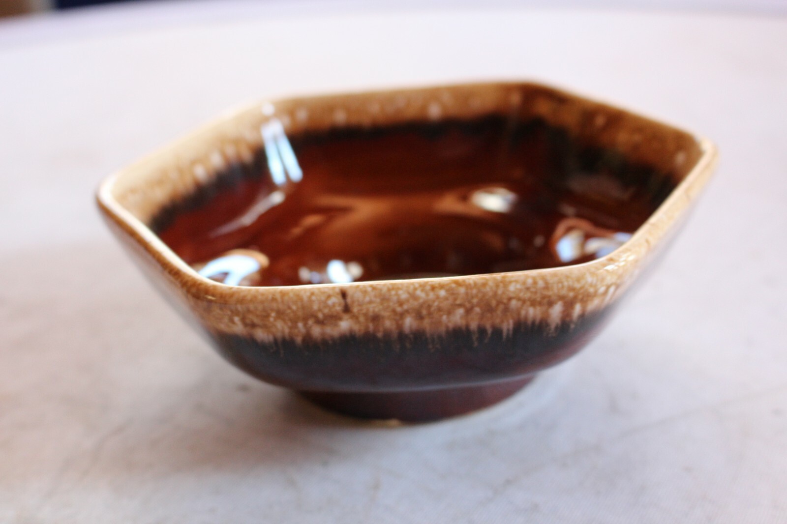 1 Hull Mirror Brown Drip pottery Chip And Dip Bowl