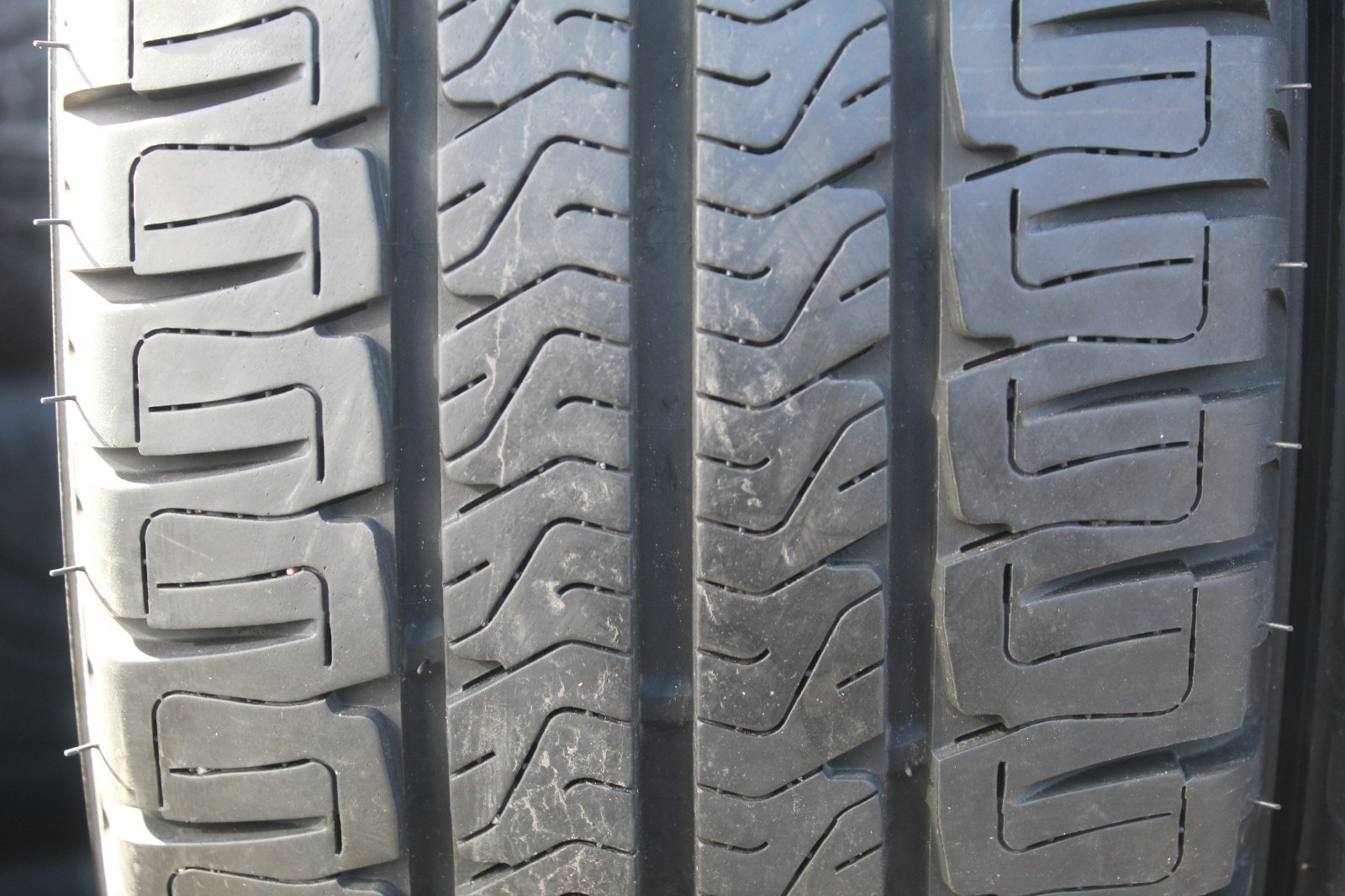 225 75 16CP Michelin, Agilis Camping, 116Q, x2 A Pair 8.1mm (F1_tyres) L3833