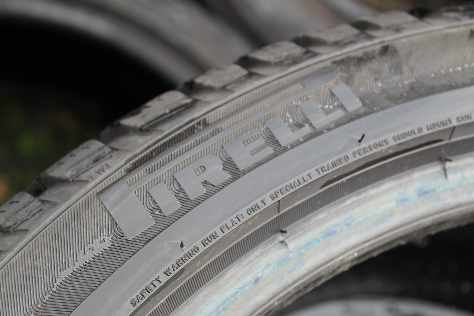 275 35 19 Pirelli, Winter, RunFlat MOE 100V, x2 A Pair 5.7mm (F1_tyres) FO L3007