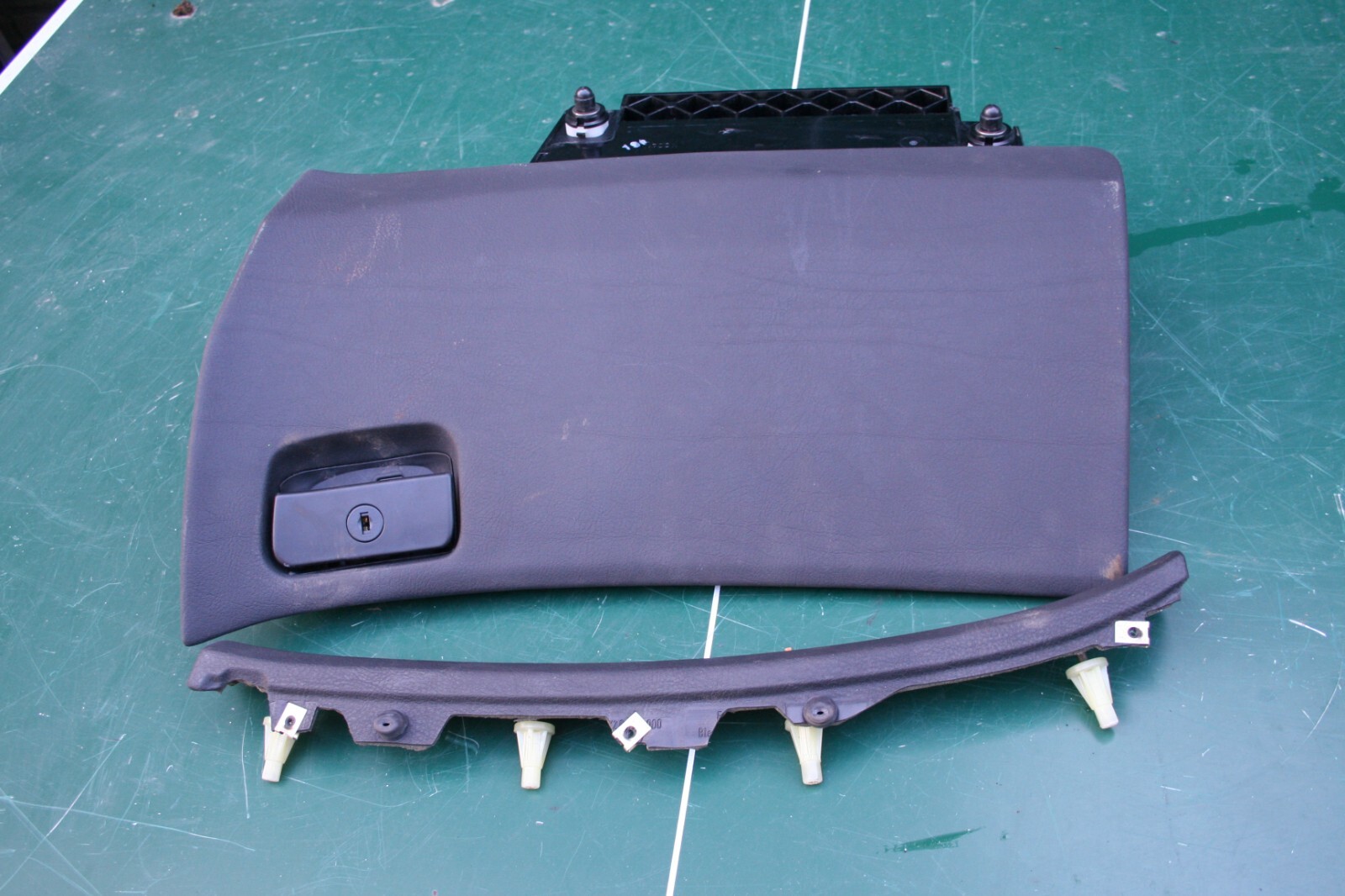 BMW 7 series E38 9402 glove box storage box BLACKのeBay公認海外通販｜セカイモン