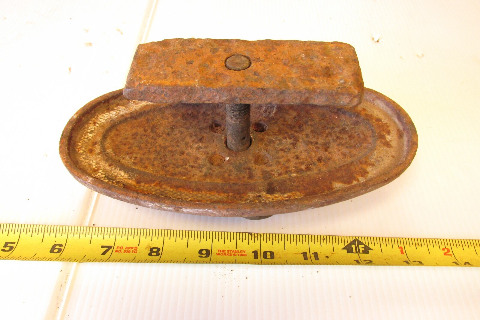 OLD CAST IRON JOHN DEERE UNSTYLED TRACTOR RADIATOR CAP