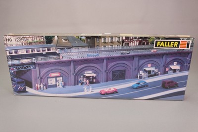 ZM101 FALLER 120569 Maquette train Ho Arcade avec magasin Arcade with shop