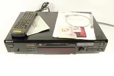 SONY MDS-JE 520, mini disc player/recorder. (ref J 110)