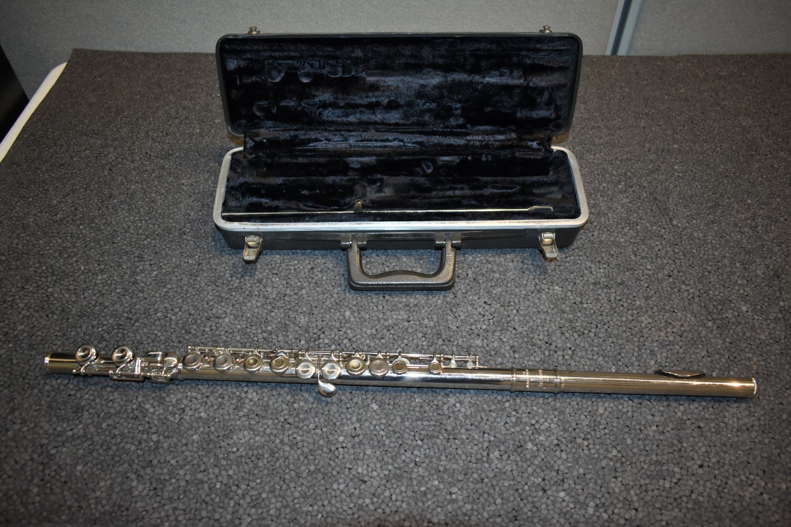 Selmer Bundy Closed Hole Flute in Hard Case Made in U.S.A.