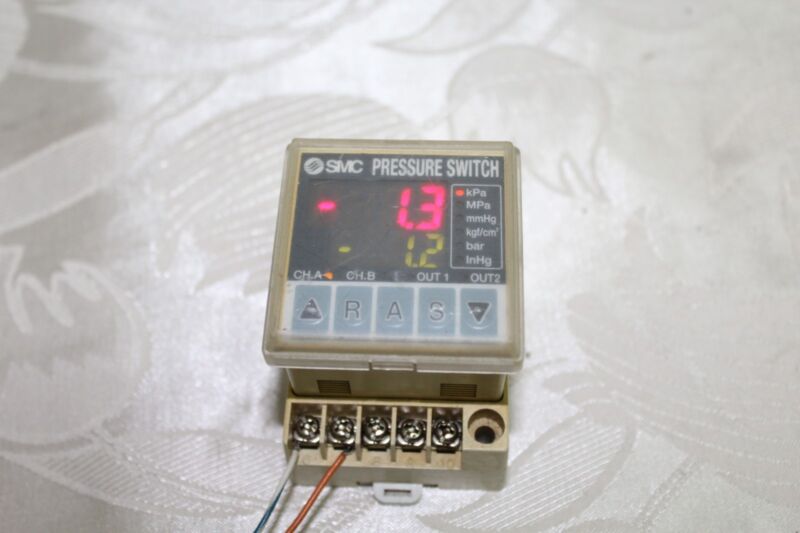 Smc Pse100-b Pse100b Pressure Switch Controller