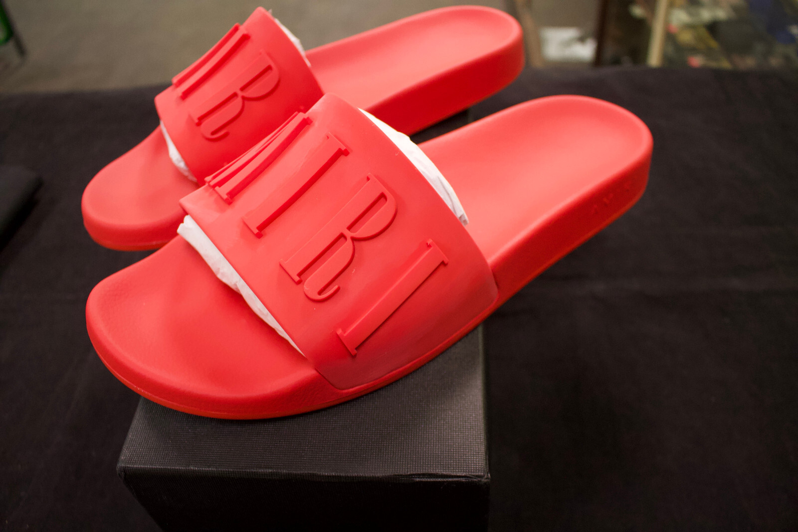 AMIRI LOGO POOL SLIDES Sz 44 US 10.5 Men/Sz 12 In Women RED