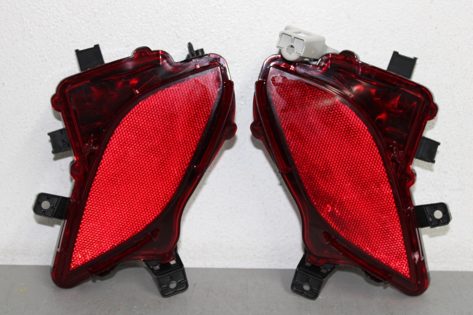 2020 2021 TOYOTA HIGHLANDER RIGHT & LEFT SIDE REAR REFLECTOR