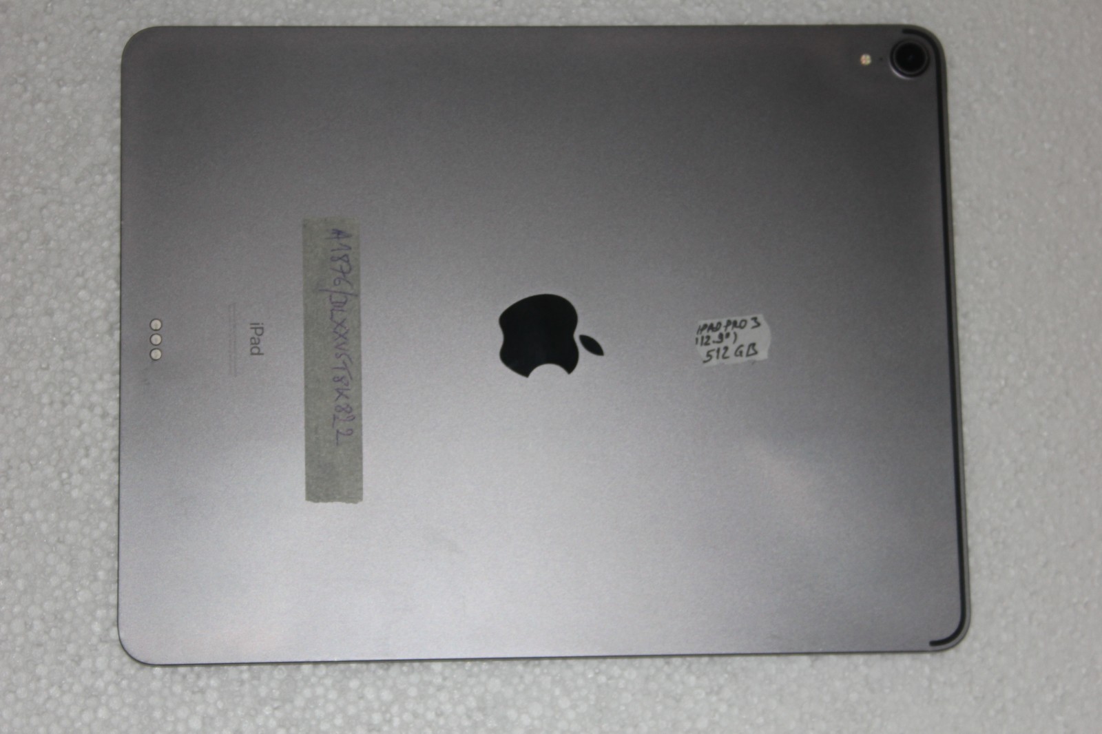 【Junk】Apple iPad pro A1876 Apple iPad Pro 12.9-inch 3rd Gen Wi-Fi A1876 4GB RAM 64GB