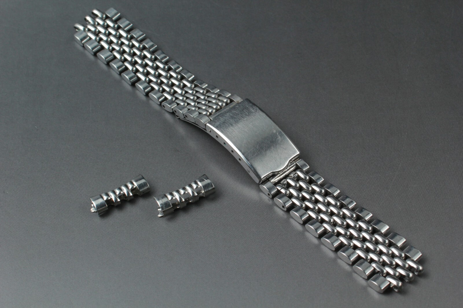 OMEGA 7連ライスブレス 8220 FF11 OMEGA 7連ライスブレス 8220 FF11