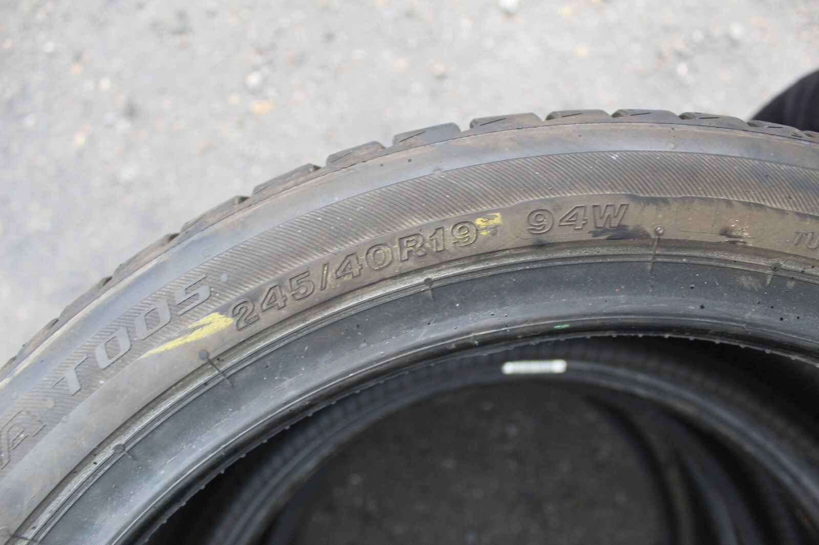 New 245 40 19 Bridgestone, Turanza T005, 94W, x2 A Pair (F1_tyres) L3542