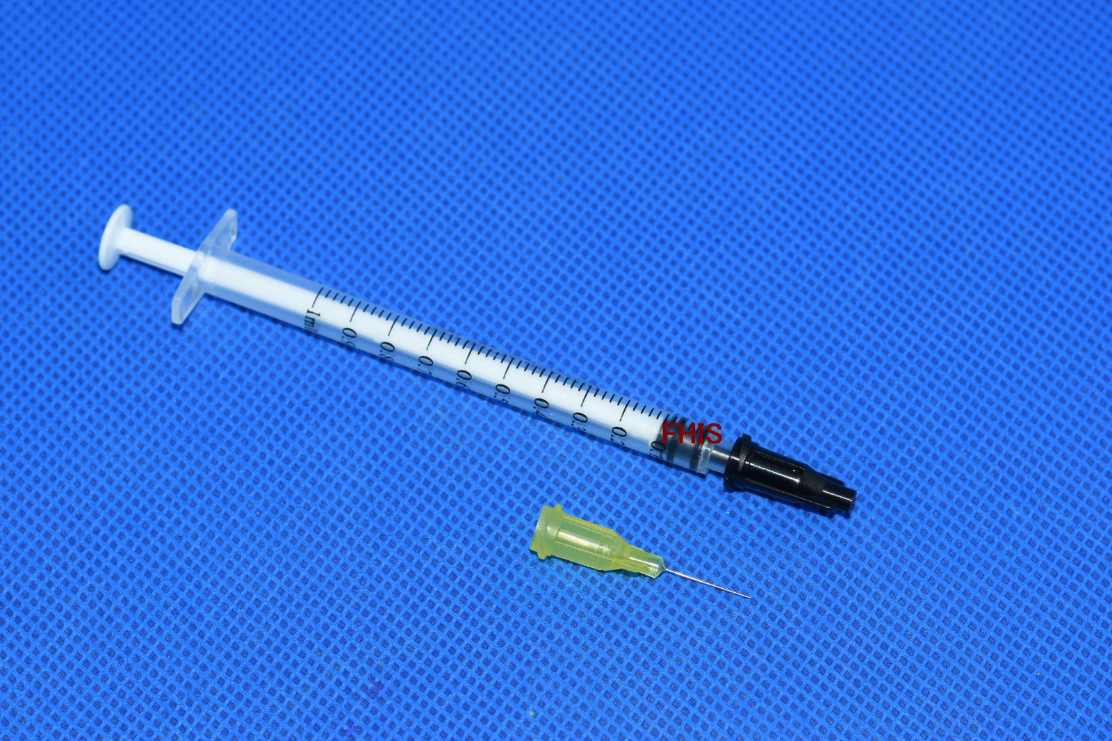 комплект для инъекций (стерильный шприц с артикаином 1х100000 35мм. шприц 2 мл для внутримышечных инъекций. шприцы с тонкой иглой 2мл 32g. шприц 5 мл для внутримышечных инъекций. укол 5 мл шприц.