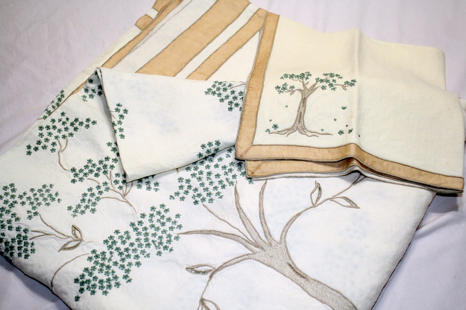 VTG. MADEIRA MARGHAB 8 EMBROIDERY JACARANDA TREE NAPKINS & 67