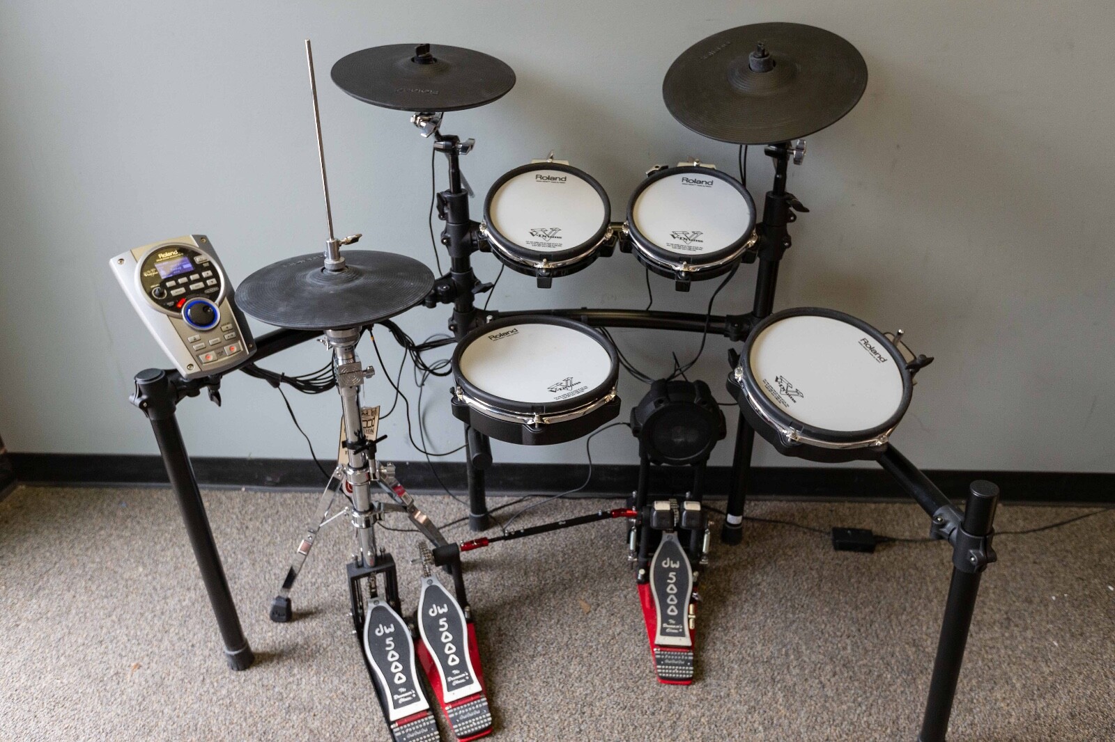 Roland V-Drums TD-15KVS Electronic V-Tour Drum Set with TD-15 Module Mesh Heads