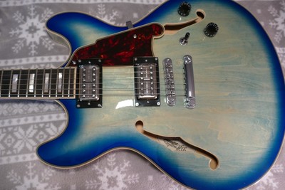 D'Angelico Premium DC XT Semi-hollowbody Blue Burst