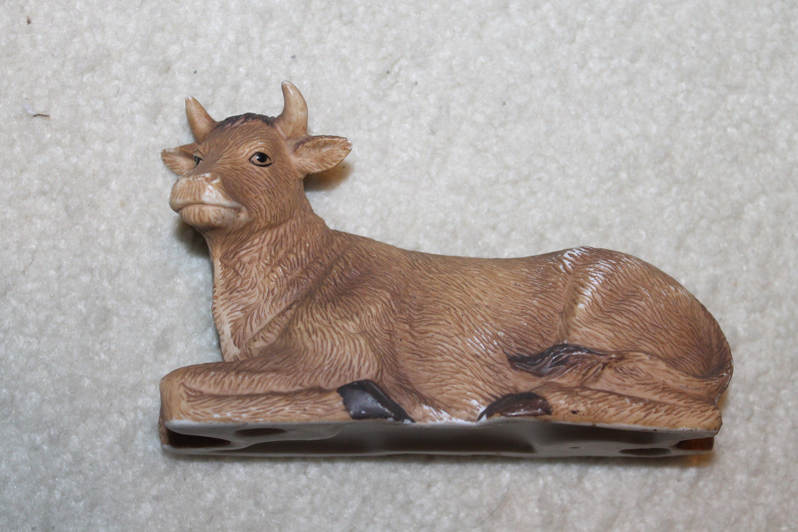 Very Neat Vintage Chinese Porcelain Ox / Bull / Cow: 7"L x 4"H x 2-1/2"W