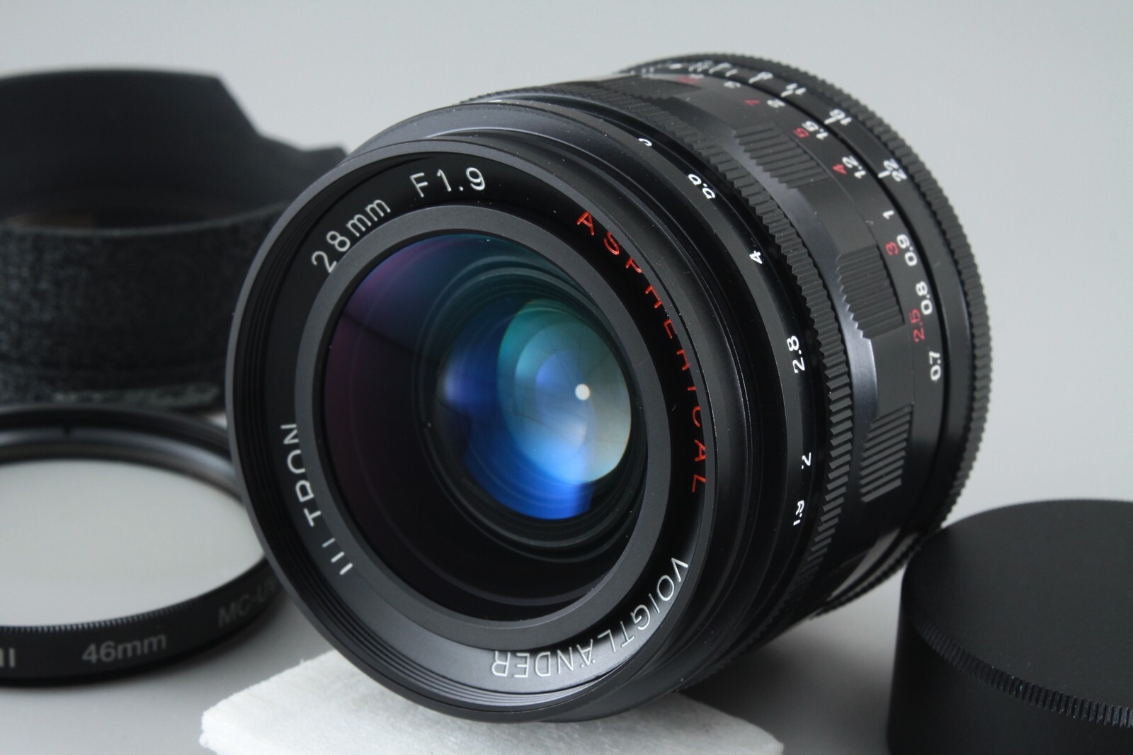 NEAR MINT* Voigtlander Ultron 28mm f/1.9 Asperical Black L39 NEAR MINT* Voigtlander Ultron 28mm f/1.9 Asperical Black L39