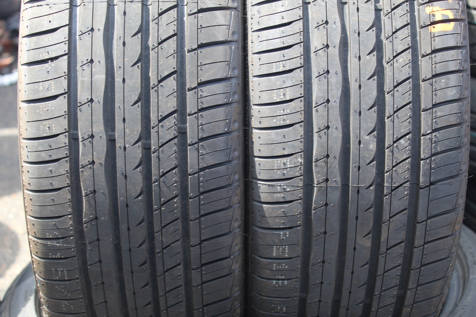New 215 40 18 Churchill, RunFlat, RCB009, 85Y, x1 Tyre (F1_tyres) L3589