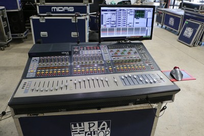 Avid SC48 Digital Mixing Console with Road Case